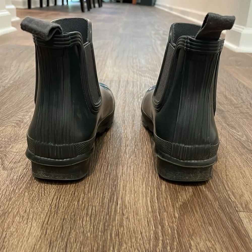 Women’s Original Gloss Chelsea Boot size 6/37